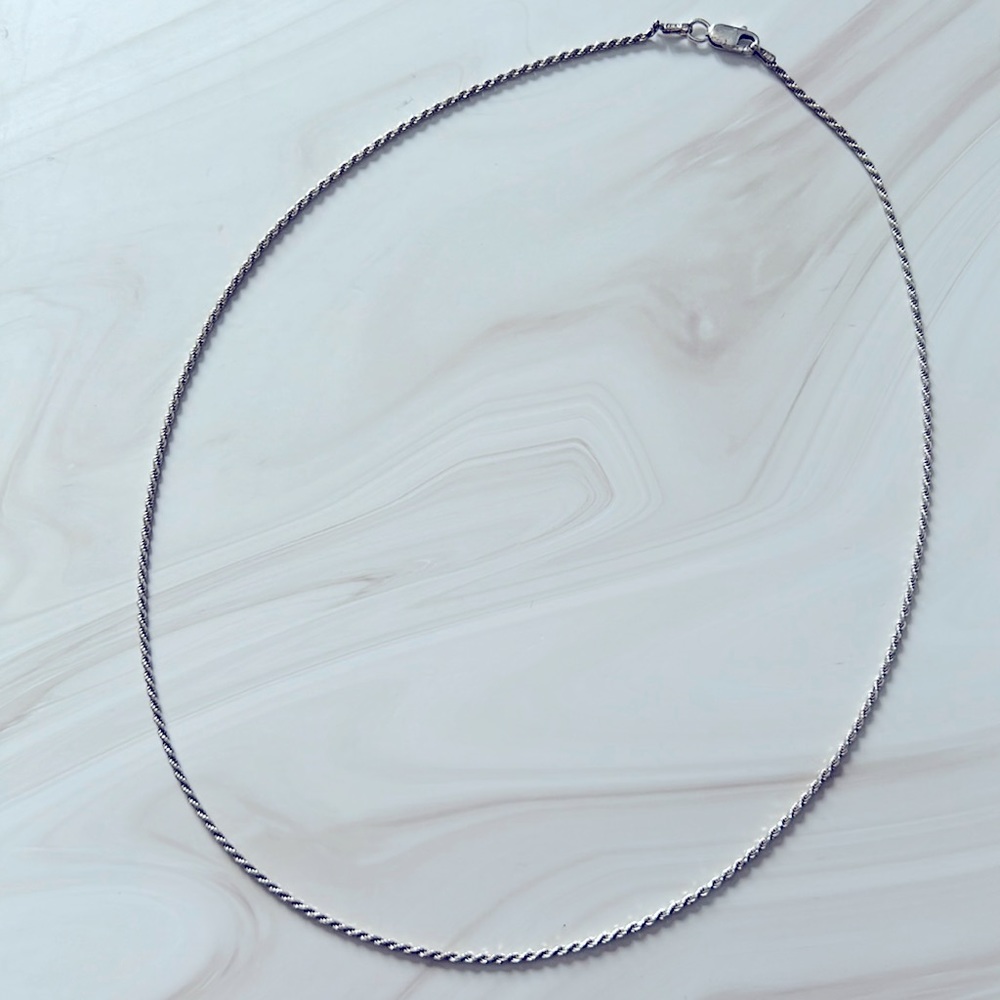 BEAUTIFUL STERLING SILVER NECKLACE - Picture 2 of 3